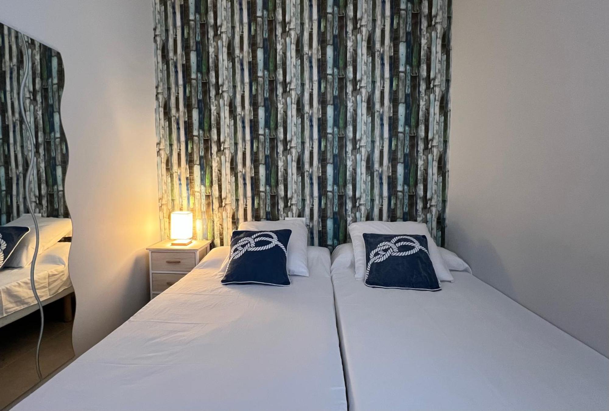 Blau Apartamento Frente A Los Canales Y Las Puestas De Sol De רוזס מראה חיצוני תמונה
